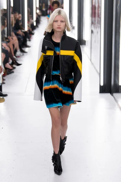 Look 35